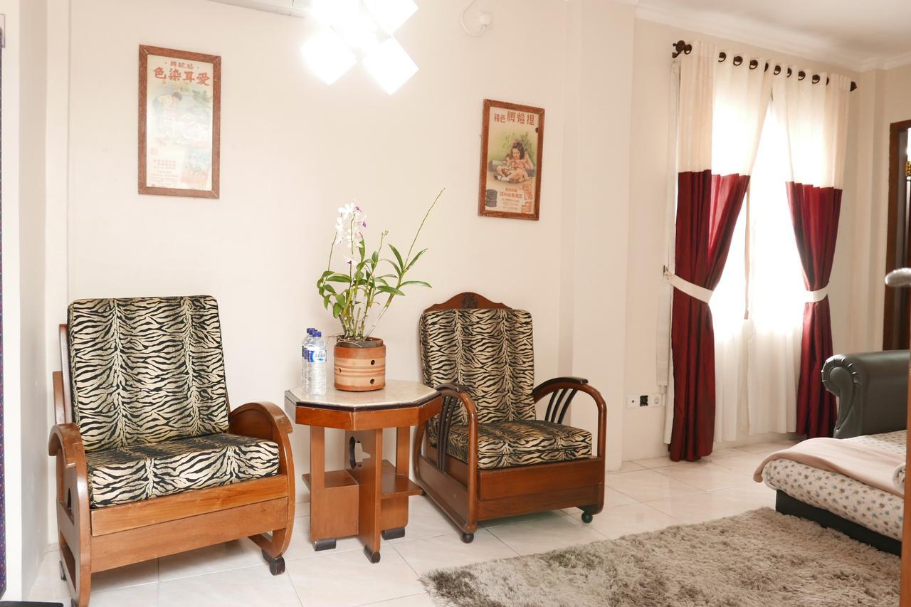 Ciwulan 36 Guest House Bandung Esterno foto