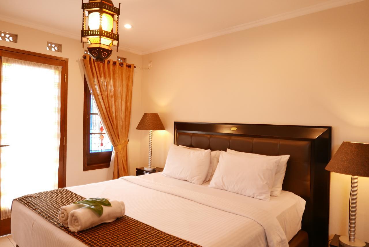 Ciwulan 36 Guest House Bandung Esterno foto