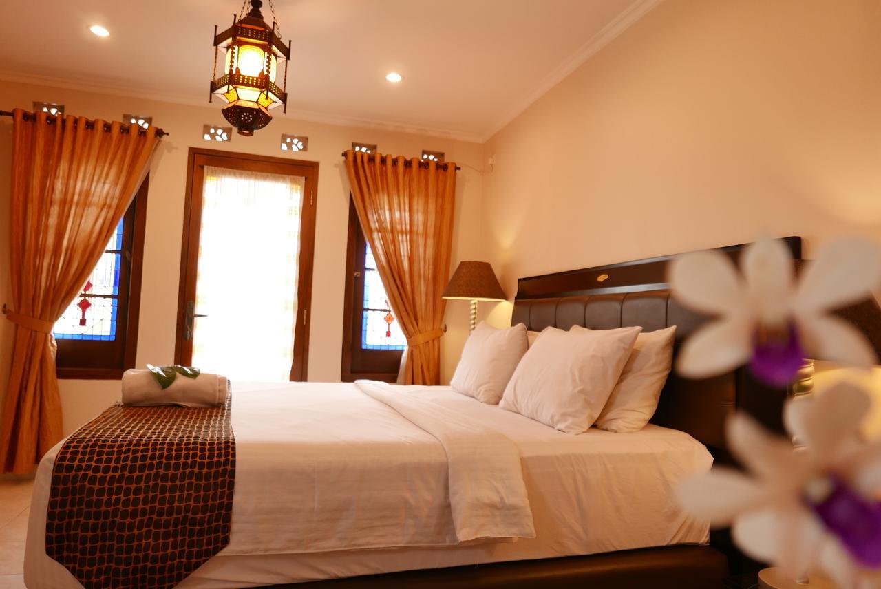 Ciwulan 36 Guest House Bandung Esterno foto