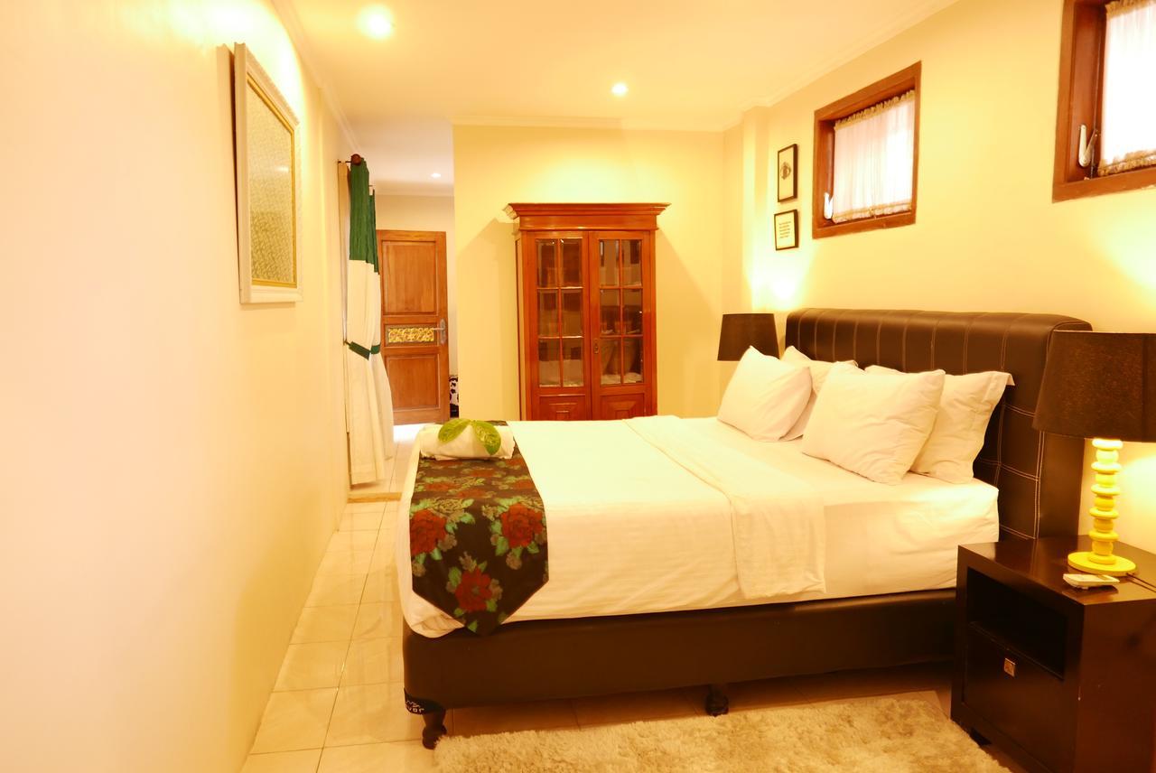 Ciwulan 36 Guest House Bandung Esterno foto