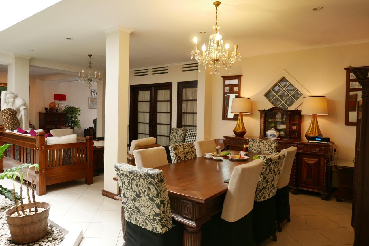 Ciwulan 36 Guest House Bandung Esterno foto