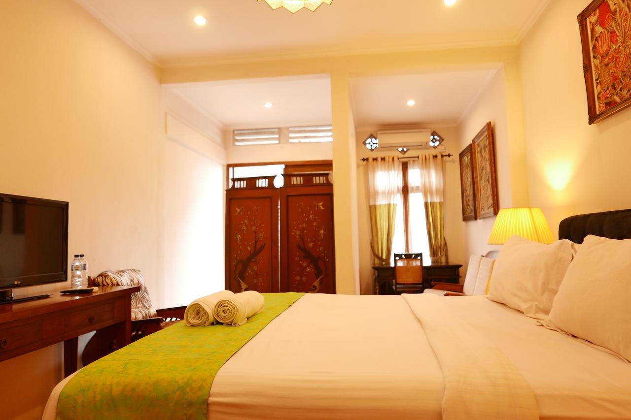 Ciwulan 36 Guest House Bandung Esterno foto