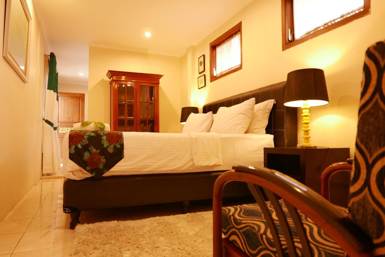 Ciwulan 36 Guest House Bandung Esterno foto
